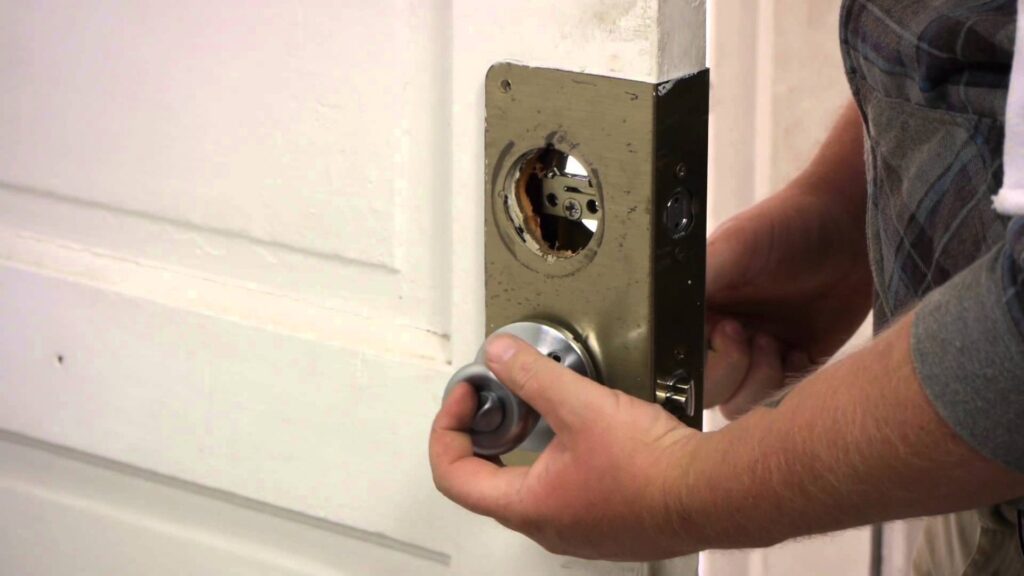 Igualamiento de Bombines y Cilindros reparar cerradura 1024x576 - Igualamiento de Bombines y Cilindros