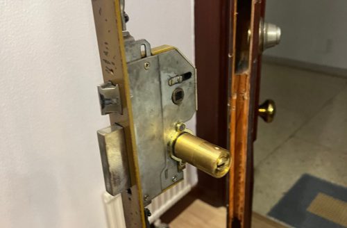 Que empresas en Barcelona ofrecen servicios rapidos de cambio de cerraduras - Locksmith Burgos 24 Hours Urgent