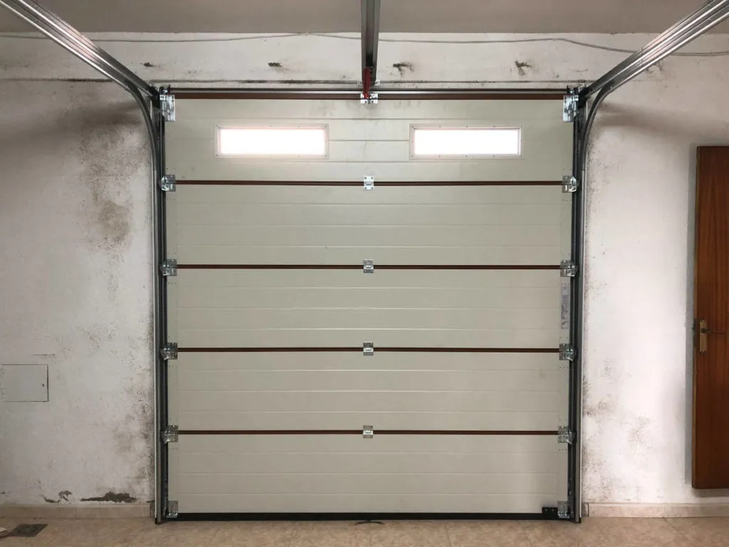 Puertas de Garaje Seccionales - Puertas de Garaje Seccionales Barcelona Reparación y Mantenimiento