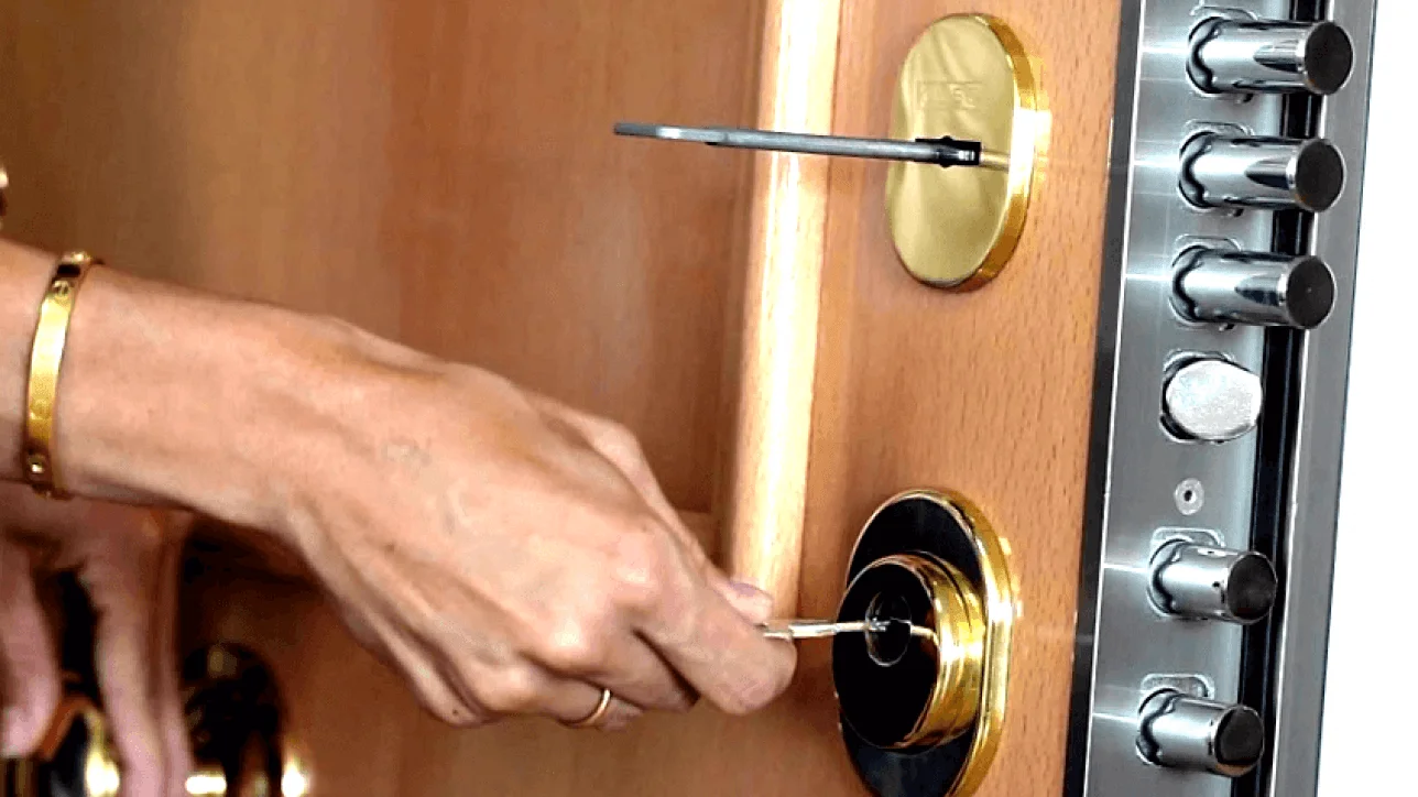 Puertas Acorazadas Barcelona cerraduras de embutir - Puertas Acorazadas Barcelona