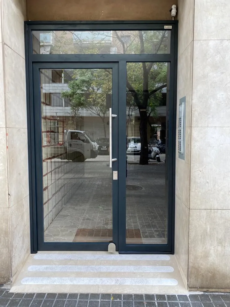P.Comunidad modelo 1 - Instalación Puertas para Comunidades de Vecinos Barcelona