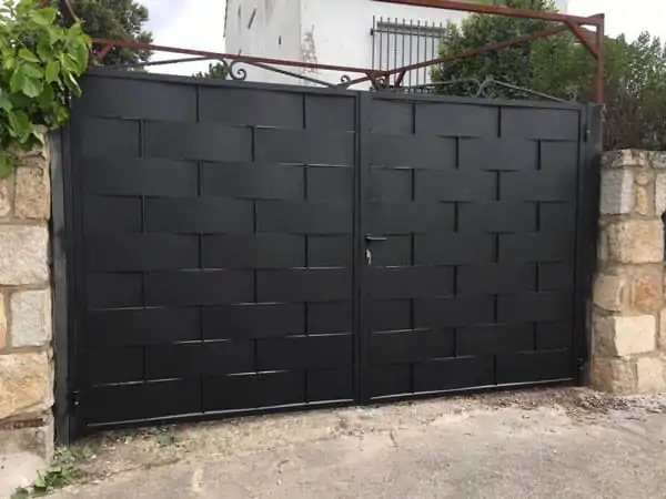 Como elegir buen servicio de cerrajeria para puertas de garaje en Barcelona - &iquest;C&oacute;mo elegir un buen servicio de cerrajer&iacute;a para puertas de garaje en Barcelona?